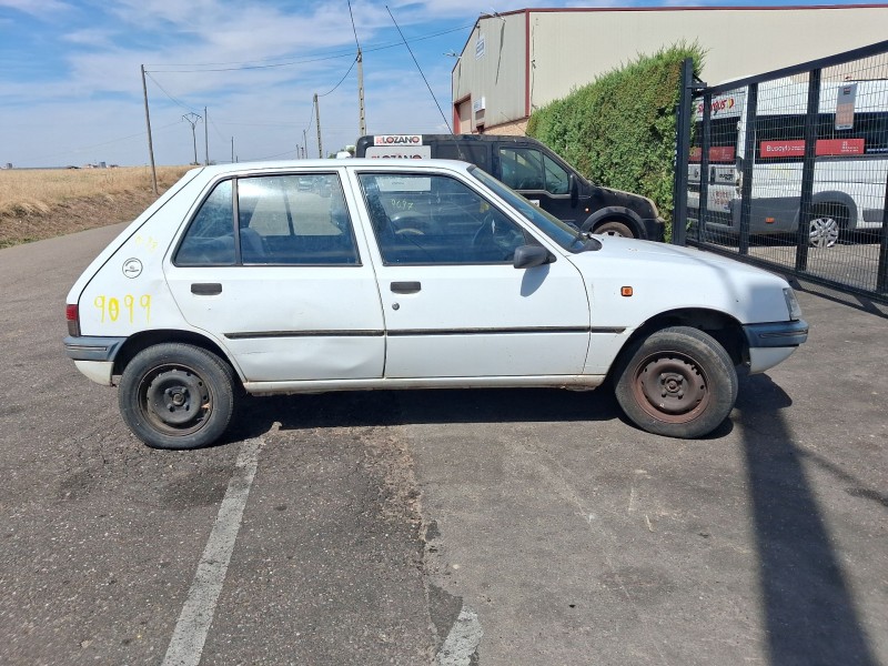 peugeot 205 furgoneta/hatchback del año 1983