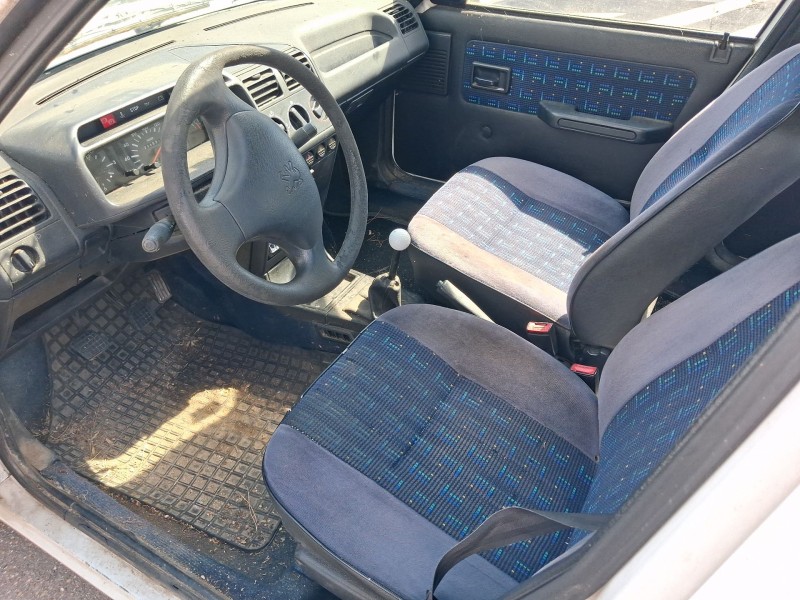 peugeot 205 furgoneta/hatchback del año 1983