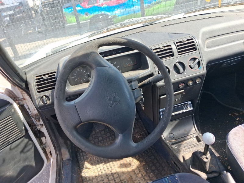 peugeot 205 furgoneta/hatchback del año 1983