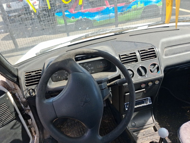 Recambio de carroceria para peugeot 205 furgoneta/hatchback 1.8 d referencia OEM IAM   