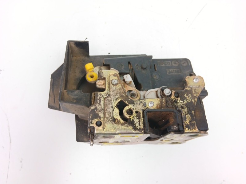 Recambio de cerradura puerta trasera izquierda para renault laguna 1.8 g referencia OEM IAM 7701038439  