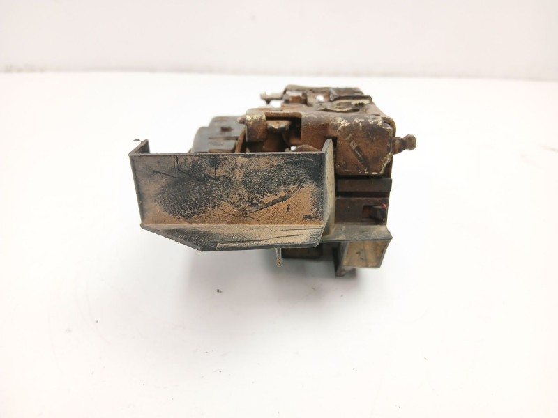 Recambio de cerradura puerta trasera izquierda para renault laguna 1.8 g referencia OEM IAM 7701038439  