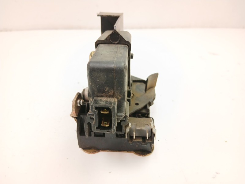 Recambio de cerradura puerta trasera izquierda para renault laguna 1.8 g referencia OEM IAM 7701038439  