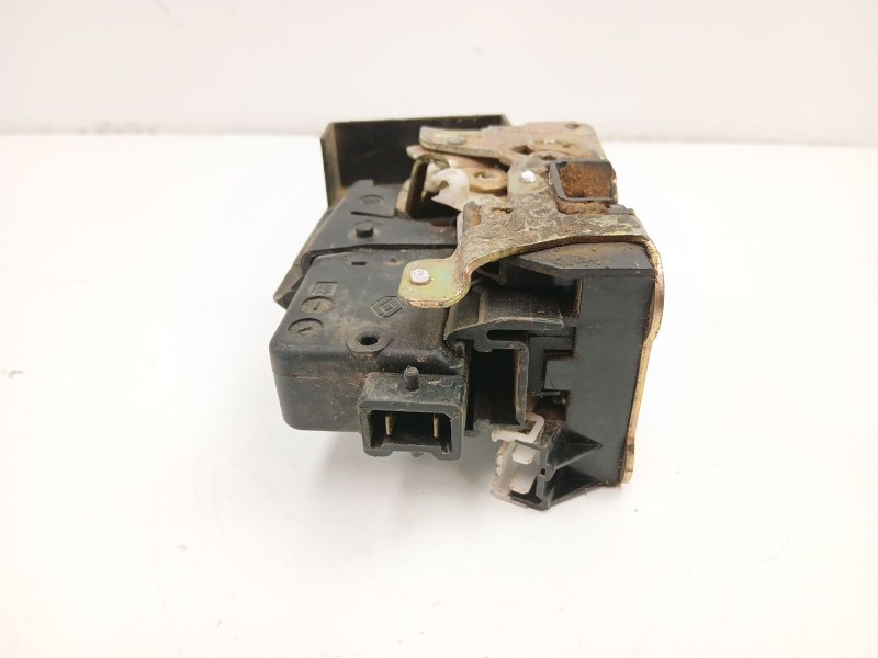 Recambio de cerradura puerta trasera derecha para renault laguna 1.8 g referencia OEM IAM 7701038438  