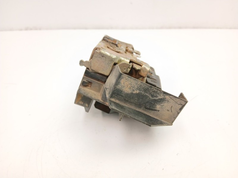 Recambio de cerradura puerta trasera derecha para renault laguna 1.8 g referencia OEM IAM 7701038438  