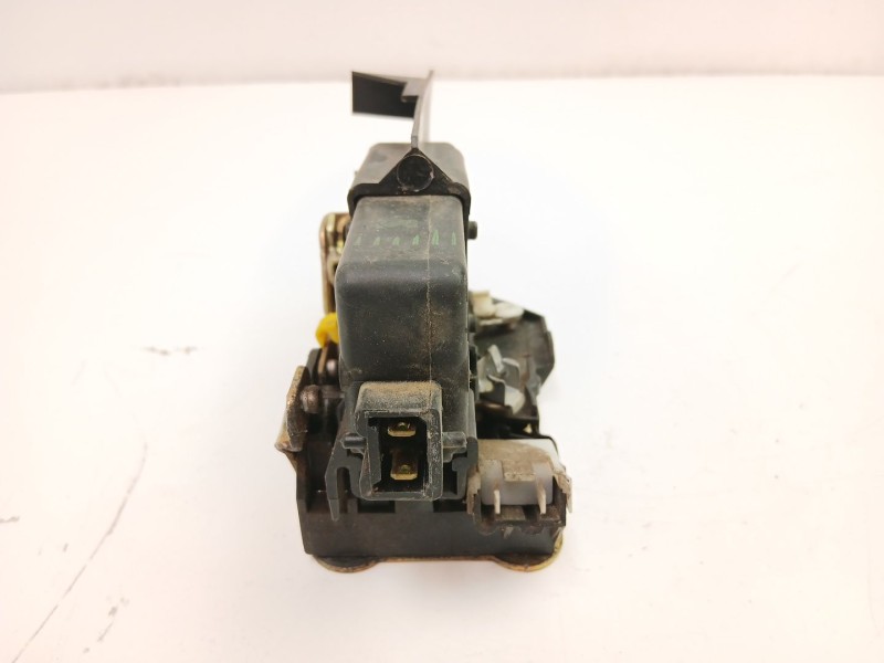 Recambio de cerradura puerta delantera izquierda para renault laguna 1.8 g referencia OEM IAM 7701038407  