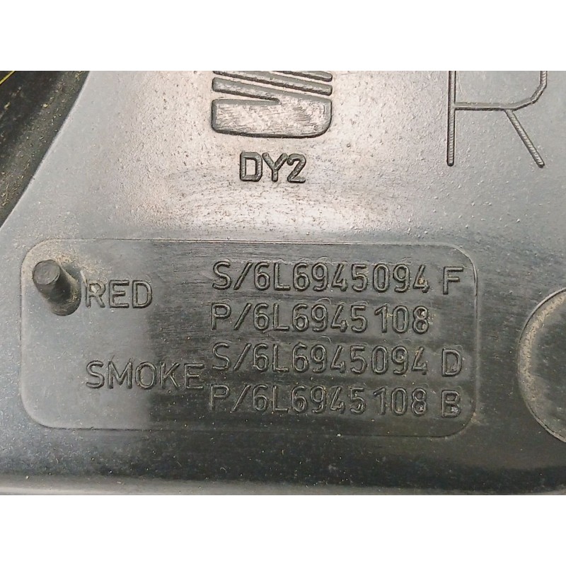 Recambio de piloto porton derecho para seat ibiza iii (6l1) 1.4 16v referencia OEM IAM 6L6945094F  6L6945108