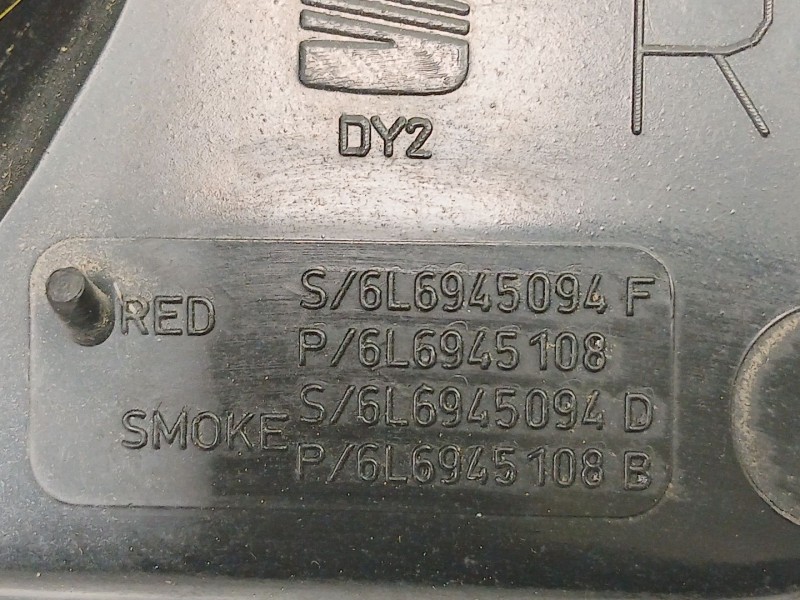 Recambio de piloto porton derecho para seat ibiza iii (6l1) 1.4 16v referencia OEM IAM 6L6945094F  6L6945108