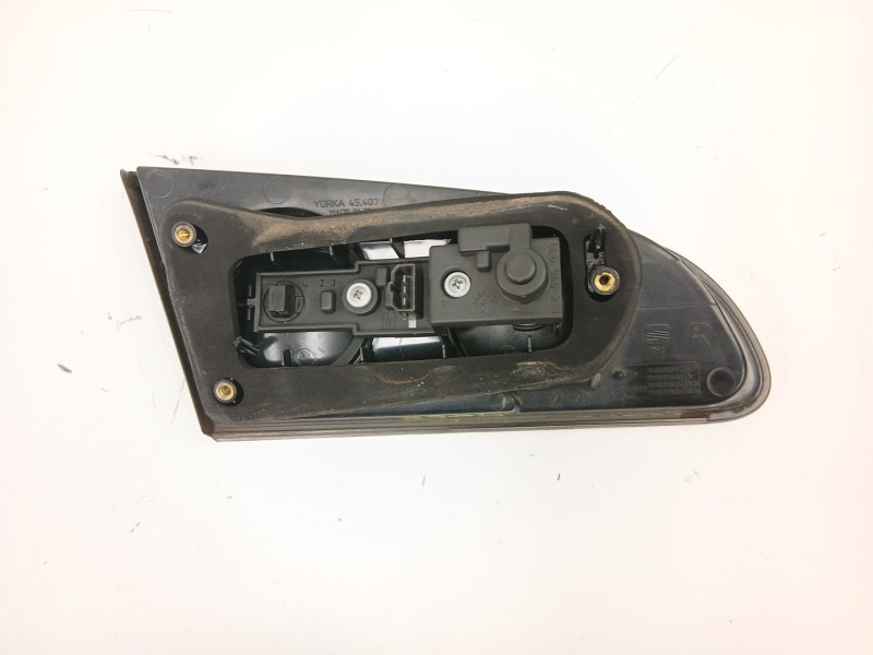 Recambio de piloto porton derecho para seat ibiza iii (6l1) 1.4 16v referencia OEM IAM 6L6945094F  6L6945108