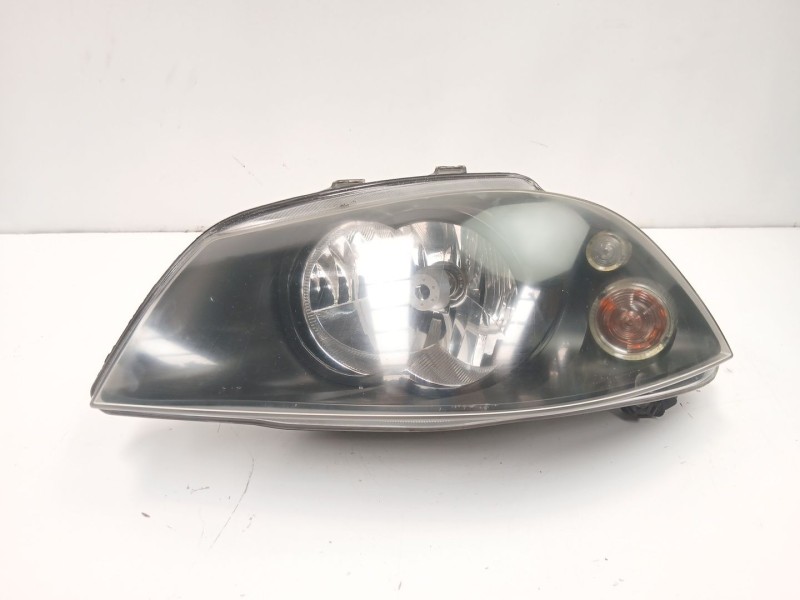 Recambio de faro izquierdo para seat ibiza iii (6l1) 1.4 16v referencia OEM IAM 6L1941751M  