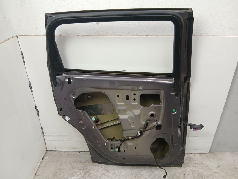 Recambio de puerta trasera izquierda para chevrolet orlando (j309) 2.0 d referencia OEM IAM 95242606  