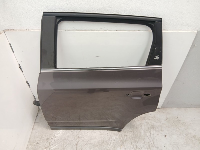 Recambio de puerta trasera izquierda para chevrolet orlando (j309) 2.0 d referencia OEM IAM 95242606  