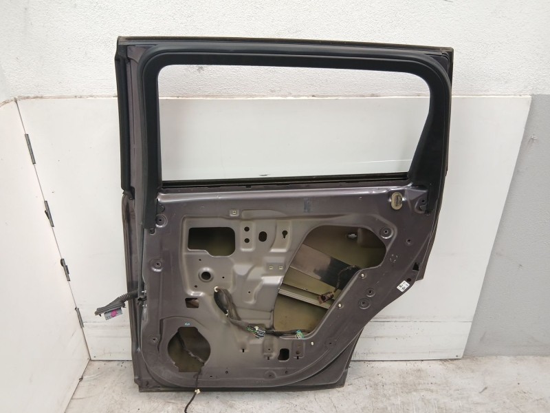 Recambio de puerta trasera derecha para chevrolet orlando (j309) 2.0 d referencia OEM IAM 95242607  