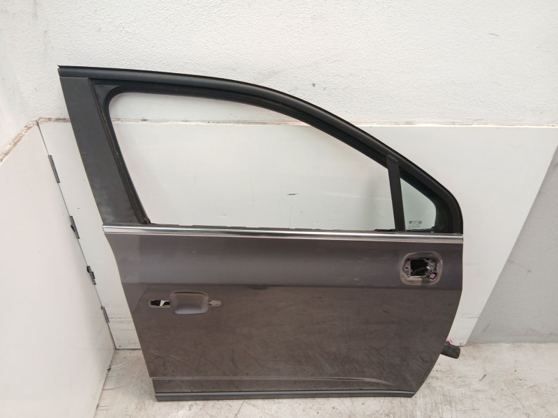 Recambio de puerta delantera derecha para chevrolet orlando (j309) 2.0 d referencia OEM IAM 95242605  