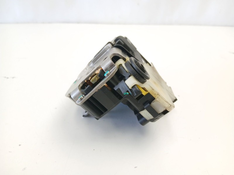 Recambio de cerradura puerta trasera izquierda para chevrolet orlando (j309) 2.0 d referencia OEM IAM 13503807  