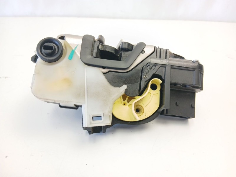 Recambio de cerradura puerta trasera izquierda para chevrolet orlando (j309) 2.0 d referencia OEM IAM 13503807  