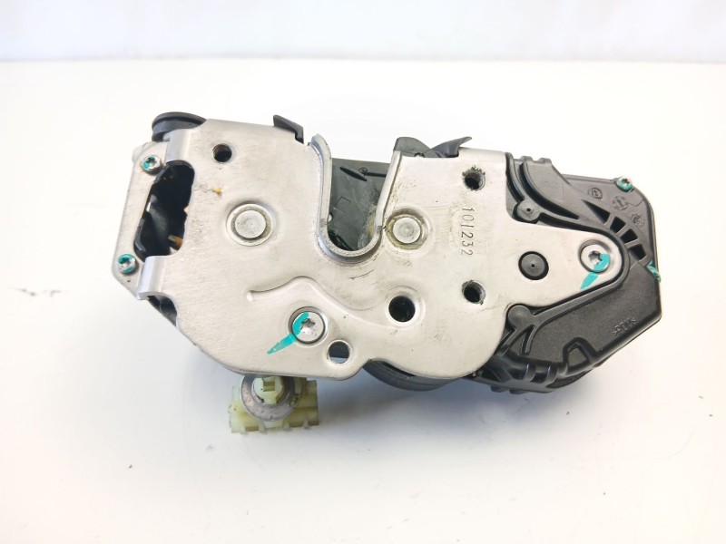 Recambio de cerradura puerta trasera derecha para chevrolet orlando (j309) 2.0 d referencia OEM IAM 13503808  