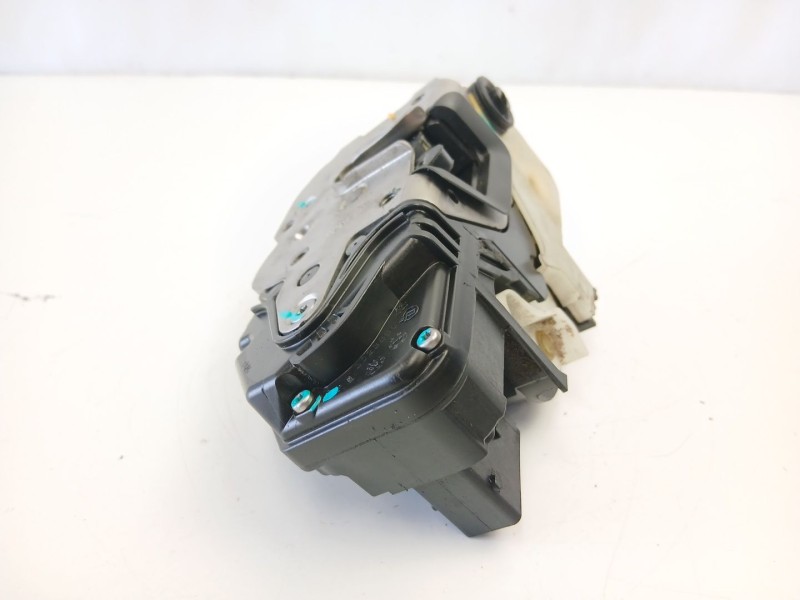 Recambio de cerradura puerta trasera derecha para chevrolet orlando (j309) 2.0 d referencia OEM IAM 13503808  