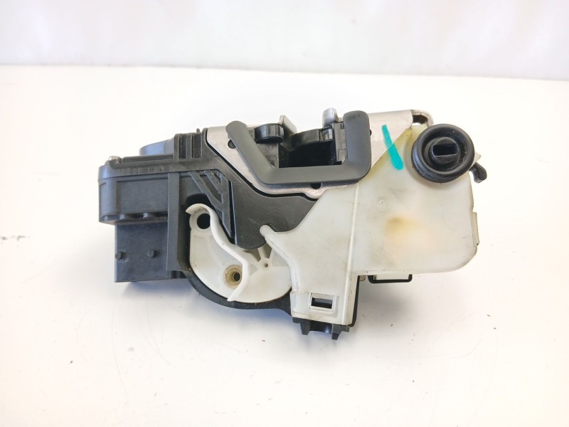 Recambio de cerradura puerta trasera derecha para chevrolet orlando (j309) 2.0 d referencia OEM IAM 13503808  