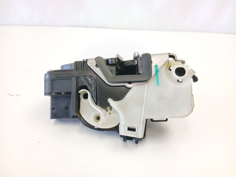 Recambio de cerradura puerta delantera derecha para chevrolet orlando (j309) 2.0 d referencia OEM IAM 13503802  