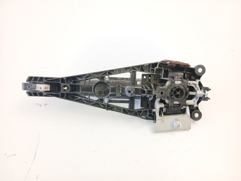 Recambio de manilla trasera izquierda para chevrolet orlando (j309) 2.0 d referencia OEM IAM 13505890  