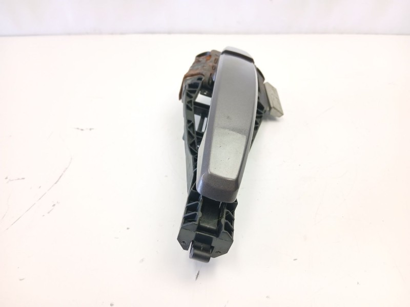 Recambio de manilla trasera derecha para chevrolet orlando (j309) 2.0 d referencia OEM IAM 13505889  
