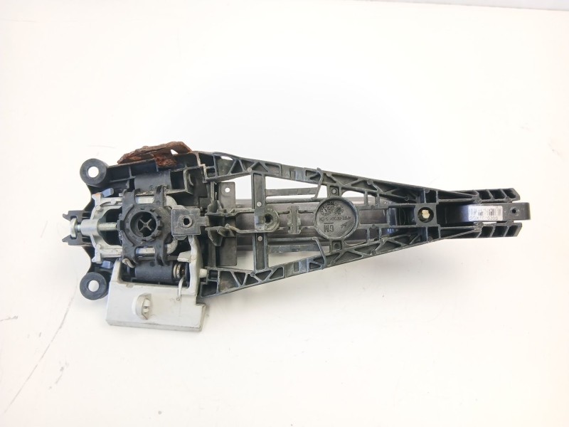 Recambio de manilla trasera derecha para chevrolet orlando (j309) 2.0 d referencia OEM IAM 13505889  