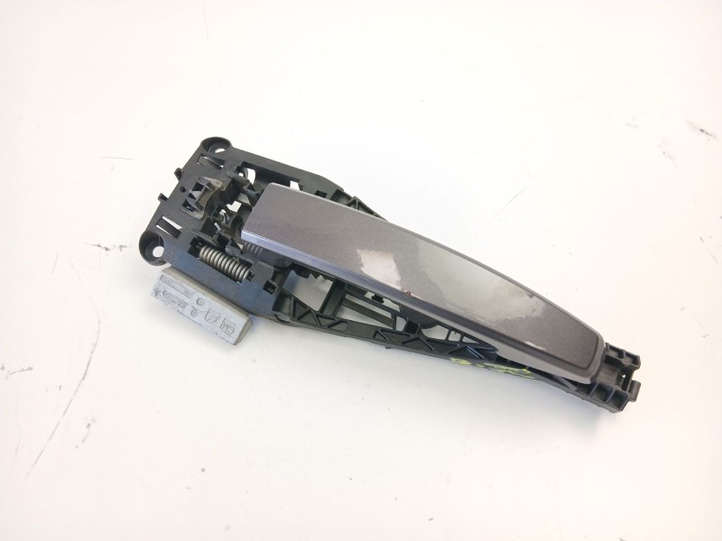 Recambio de manilla delantera izquierda para chevrolet orlando (j309) 2.0 d referencia OEM IAM 13576845  