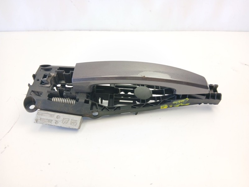 Recambio de manilla delantera izquierda para chevrolet orlando (j309) 2.0 d referencia OEM IAM 13576845  