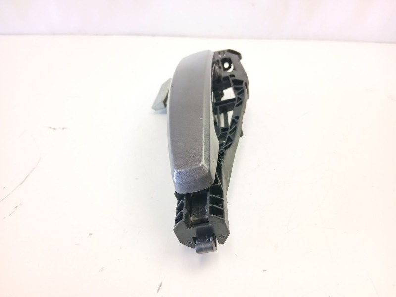 Recambio de manilla delantera izquierda para chevrolet orlando (j309) 2.0 d referencia OEM IAM 13576845  