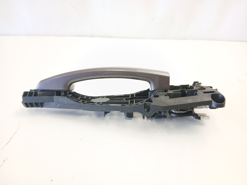Recambio de manilla delantera izquierda para chevrolet orlando (j309) 2.0 d referencia OEM IAM 13576845  