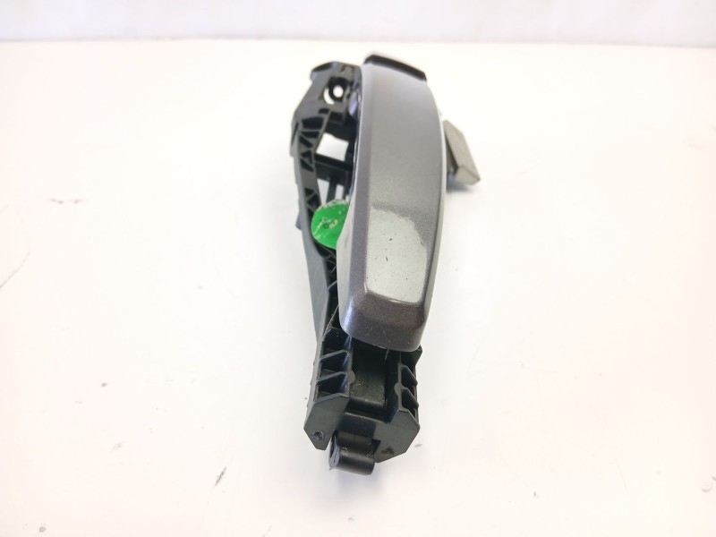 Recambio de manilla delantera derecha para chevrolet orlando (j309) 2.0 d referencia OEM IAM 13505889  