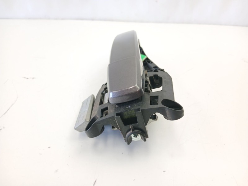 Recambio de manilla delantera derecha para chevrolet orlando (j309) 2.0 d referencia OEM IAM 13505889  