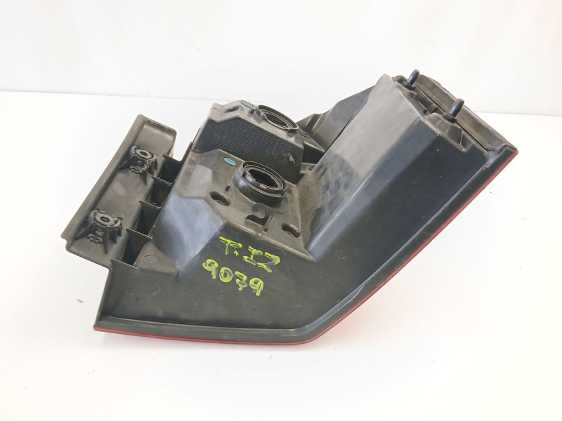 Recambio de piloto trasero izquierdo para chevrolet orlando (j309) 2.0 d referencia OEM IAM 95201617  