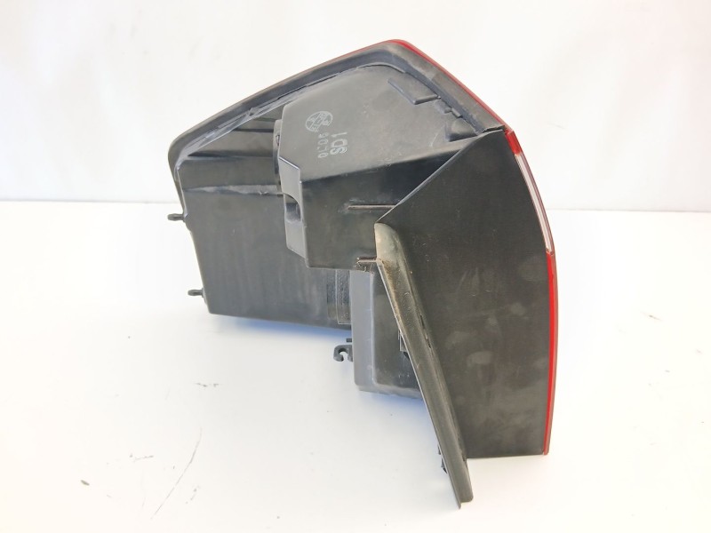 Recambio de piloto trasero derecho para chevrolet orlando (j309) 2.0 d referencia OEM IAM 95201618  