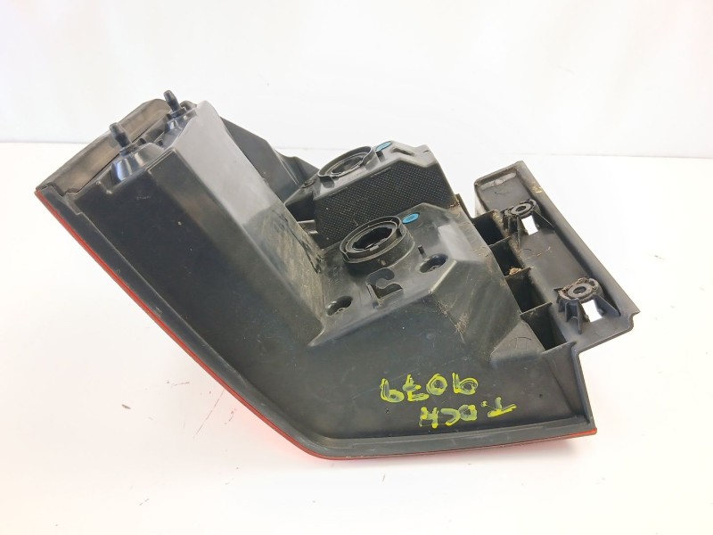 Recambio de piloto trasero derecho para chevrolet orlando (j309) 2.0 d referencia OEM IAM 95201618  