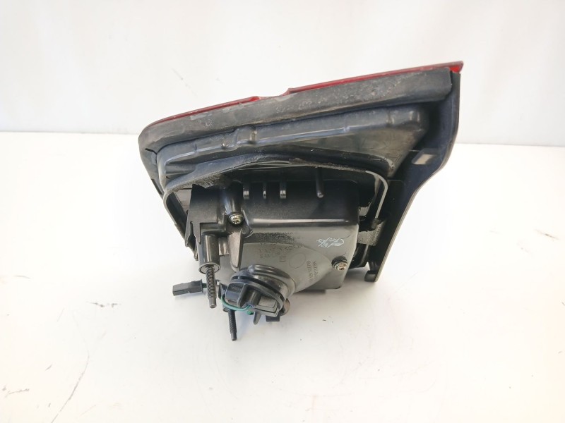 Recambio de piloto porton izquierdo para chevrolet orlando (j309) 2.0 d referencia OEM IAM 42334061  