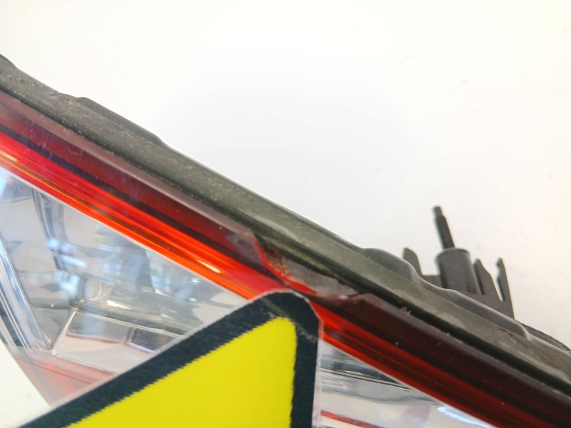 Recambio de piloto porton izquierdo para chevrolet orlando (j309) 2.0 d referencia OEM IAM 42334061  