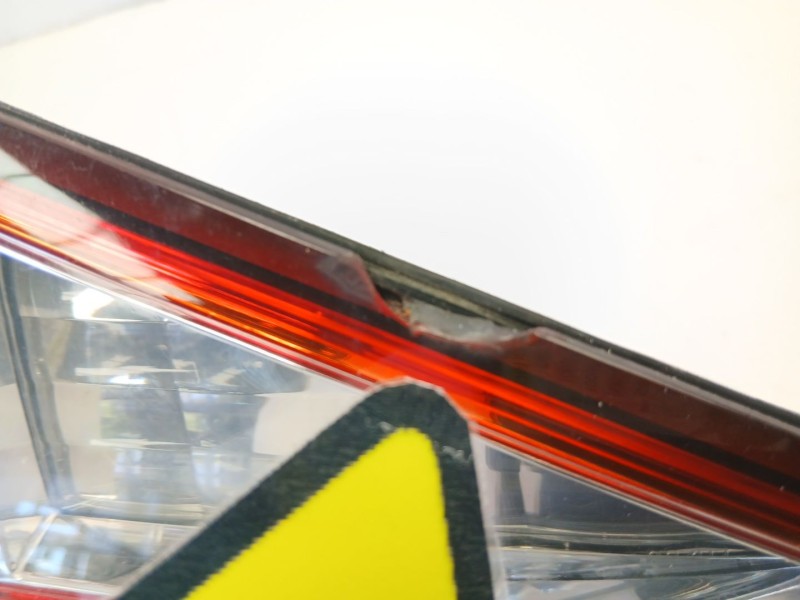Recambio de piloto porton izquierdo para chevrolet orlando (j309) 2.0 d referencia OEM IAM 42334061  