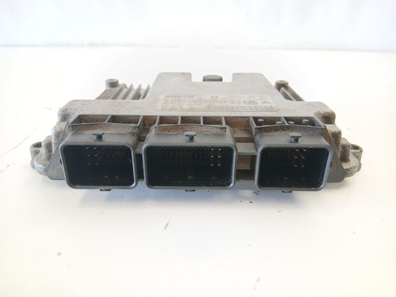 Recambio de centralita para citroën c3 i (fc_, fn_) 1.4 hdi referencia OEM IAM 9657061180 0281011861 9654490280