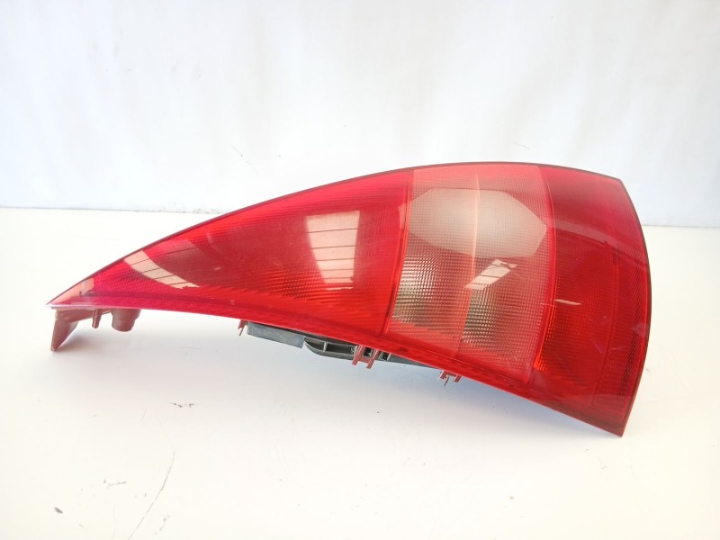 Recambio de piloto trasero izquierdo para citroën c3 i (fc_, fn_) 1.4 hdi referencia OEM IAM 6350Q3  