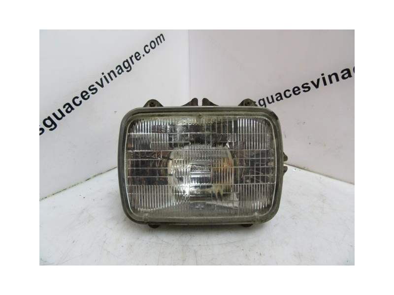 Recambio de faro derecho para mitsubishi l300 2.5 d referencia OEM IAM   
