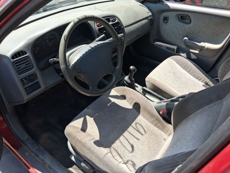 suzuki baleno (eg) del año 2001