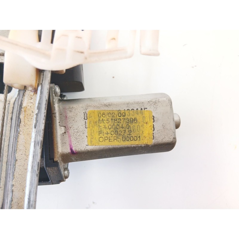Recambio de elevalunas trasero izquierdo para fiat bravo ii (198_) 2.0 d multijet (198axn1b) referencia OEM IAM 51827396  