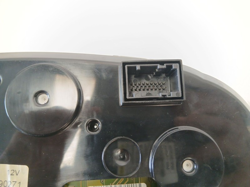 Recambio de cuadro instrumentos para fiat bravo ii (198_) 2.0 d multijet (198axn1b) referencia OEM IAM 51820220  