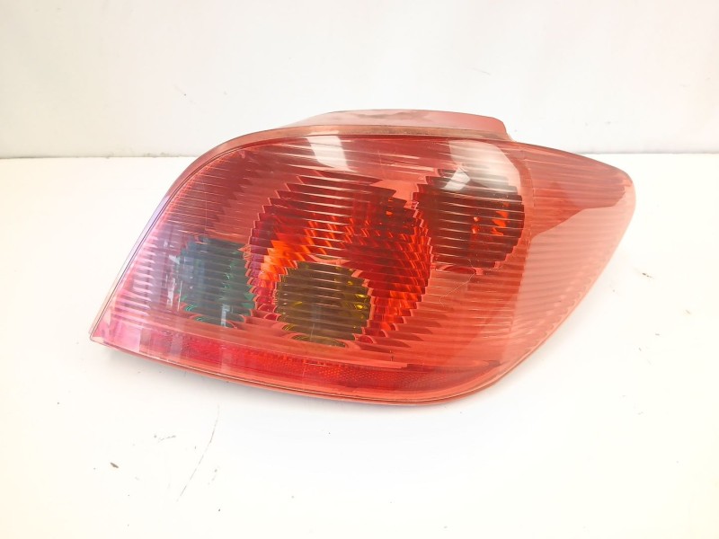Recambio de piloto trasero derecho para peugeot 307 (3a/c) 2.0 hdi 90 referencia OEM IAM 6351P3 89023239 