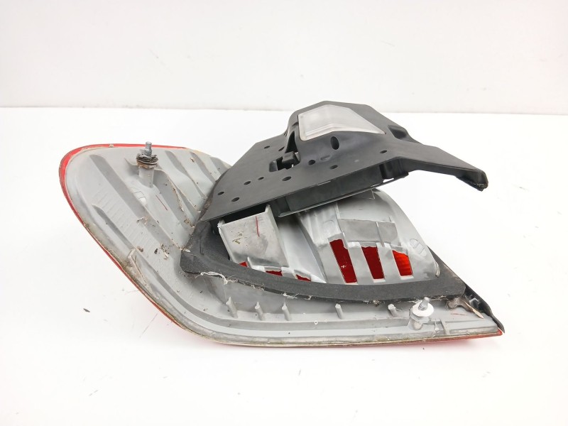Recambio de piloto trasero derecho para bmw 3 (e46) 320 d referencia OEM IAM 63218364922  