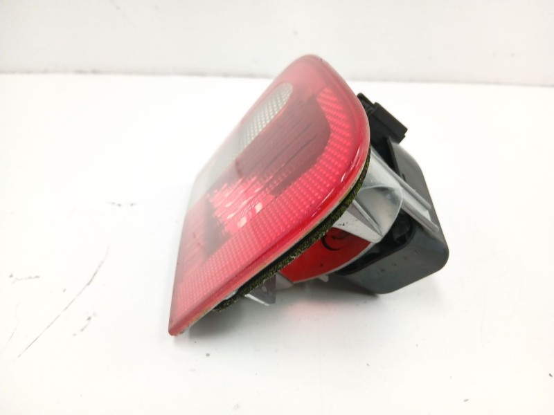 Recambio de piloto porton izquierdo para bmw 3 (e46) 320 d referencia OEM IAM 8364923  