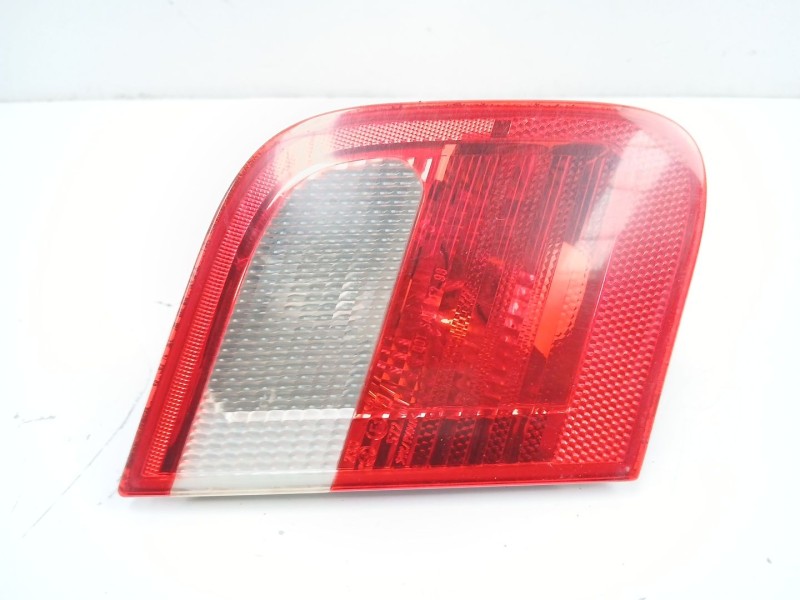 Recambio de piloto porton izquierdo para bmw 3 (e46) 320 d referencia OEM IAM 8364923  
