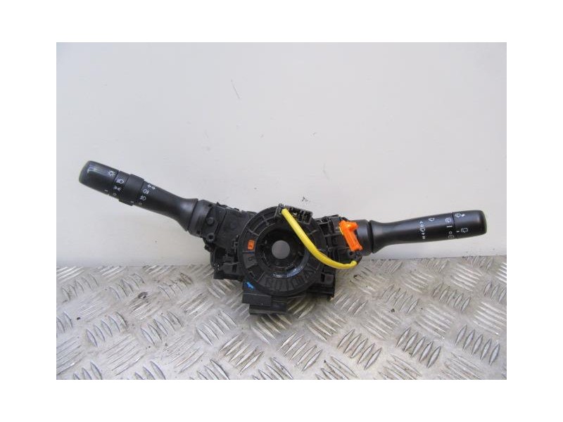 Recambio de mando luces y limpias : toyota yaris : 1.3 g (101cv) 6v [2010] para toyota yaris 1.3 g 6v referencia OEM IAM   